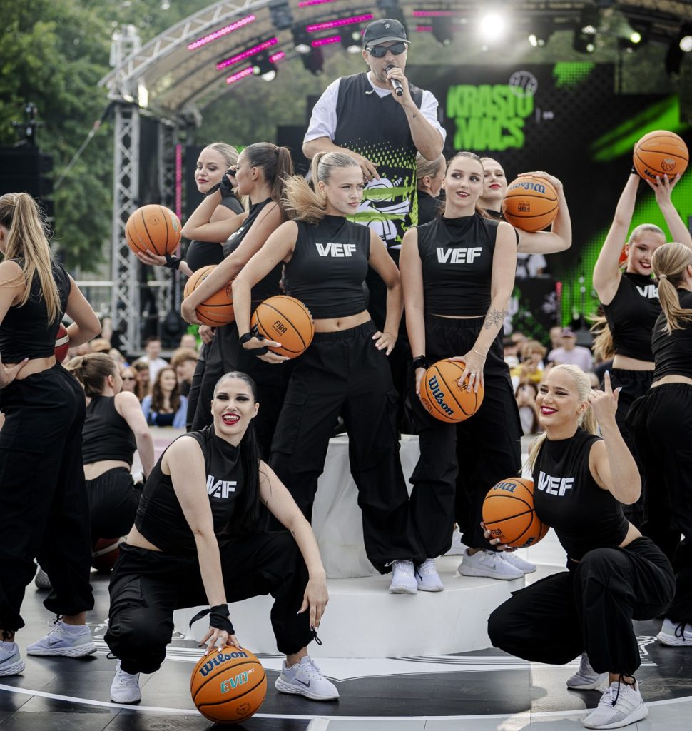 XVII Krastu mačs